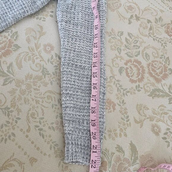 It's Our Time Gray Ribbed Turtleneck Sweater – Size XS – Soft Knit - Picture 4 of 7